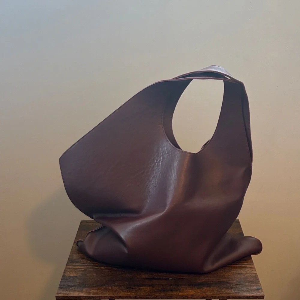 Women’s Plum Leather Tote Handbag - Picture 3 of 11